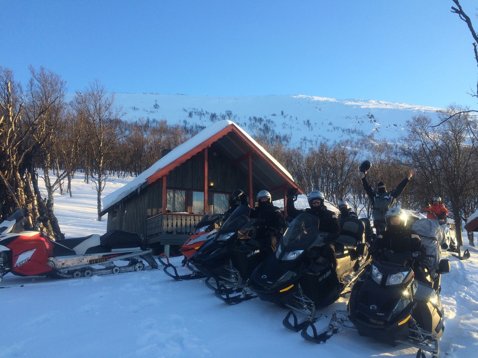 Arctic Trail Levi - Mehamn 5 days Snowmobile Expedition - 4-6 Persons group - Image 4
