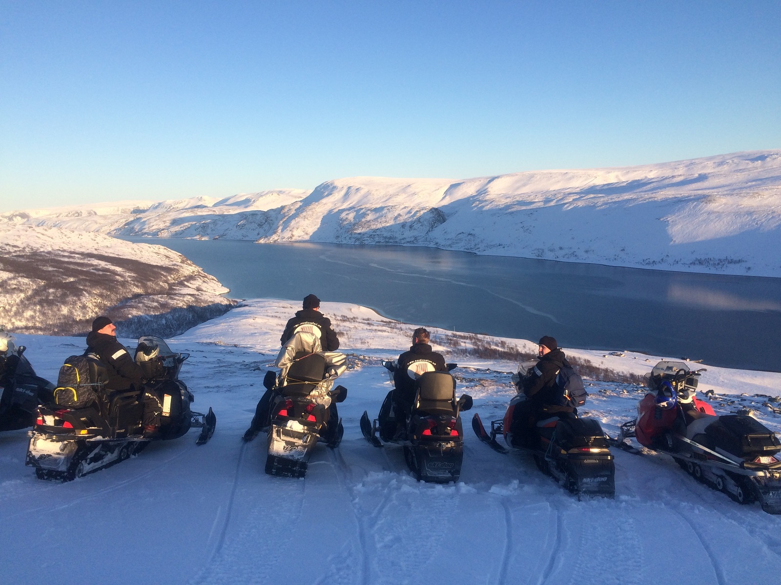 Arctic Trail Levi - Mehamn 5 days Snowmobile Expedition - 4-6 Persons group - Image 3
