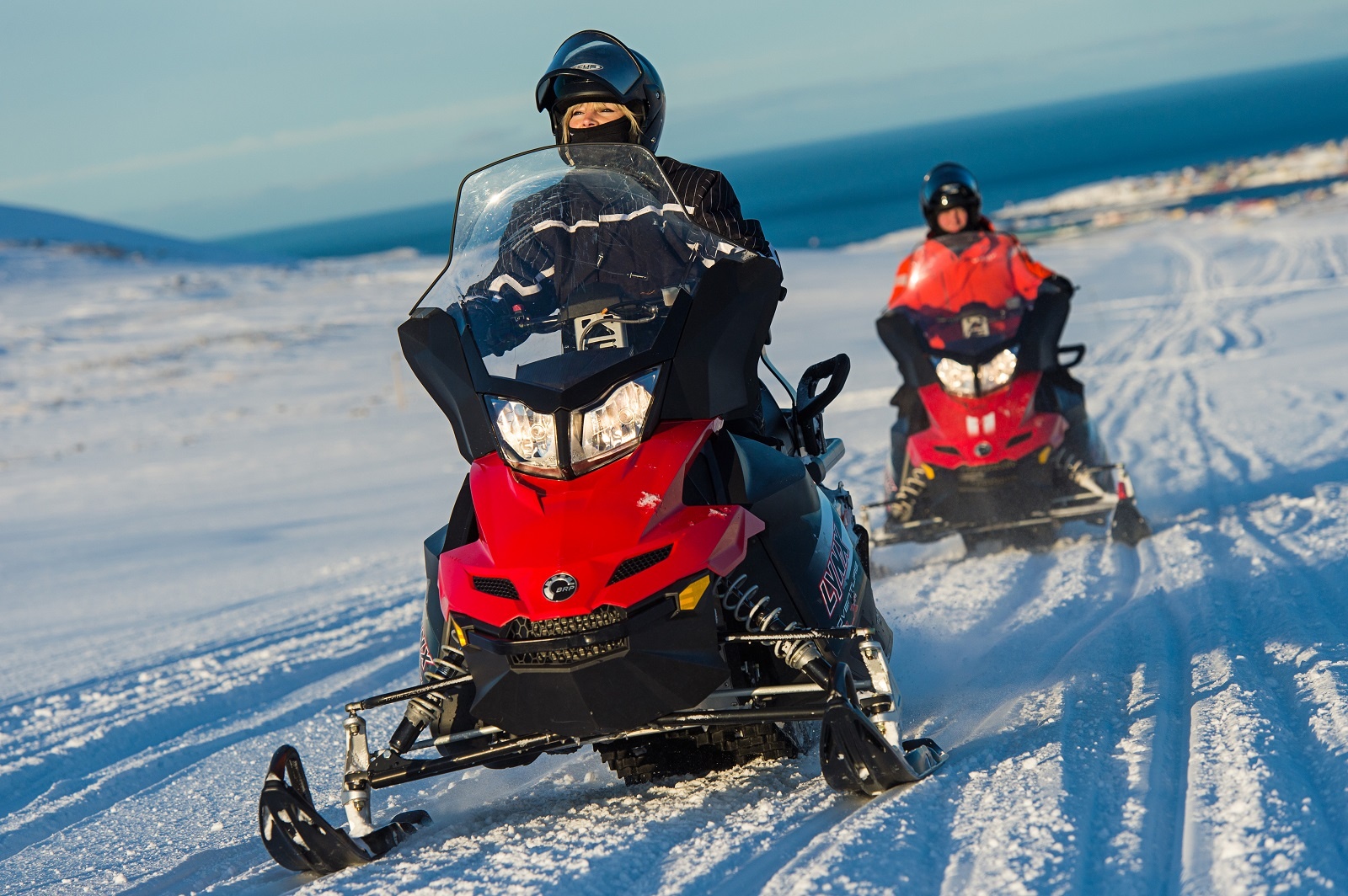 2 Hour Snowmobile Safari Hunting The Light - 4-6 Persons group - Image 9